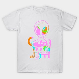 Alien sitting on a chair stroking a cat - trippy, psychodelic colors cute gift T-Shirt